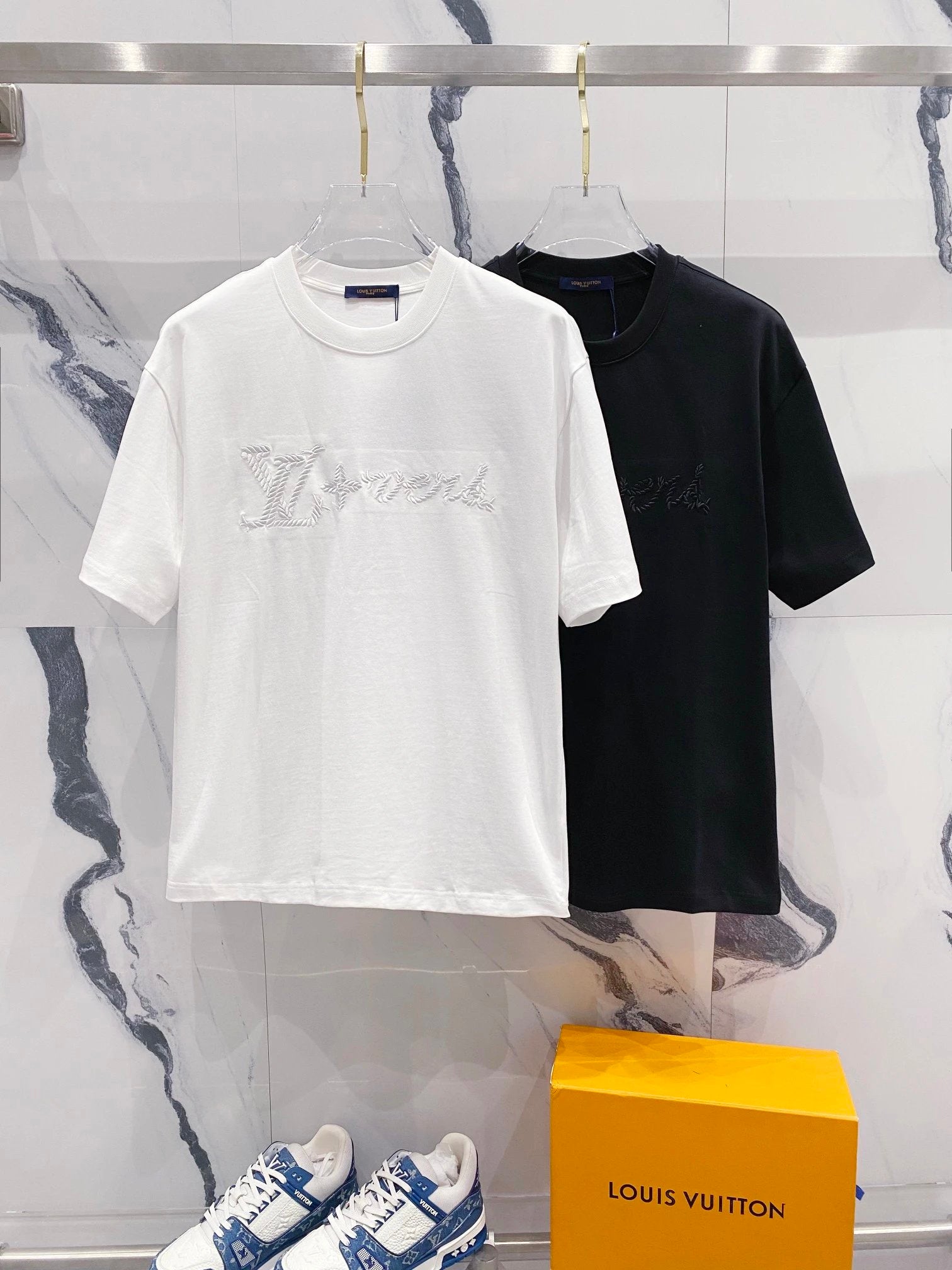 Louis Vuitton LV T-shirt Runway Style Hemp Rope Letters LOGO Embroidered Logo Crew Neck Short Sleeve Pure Cotton Unisex T T-shirt OS Loose Fit T-Shirt Casual Simple Base Shirt