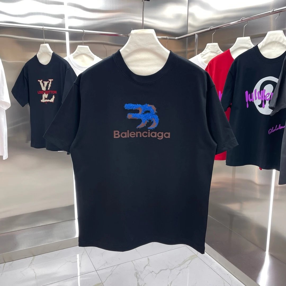 Balenciaga T-shirt 3D Silicone Woolen Hat Logo Logo Crew Neck Short Sleeve25ss New Pure Cotton Unisex Style T T-shirt OS Loose Fit Base Shirt Top Half Sleeve T-Shirt
