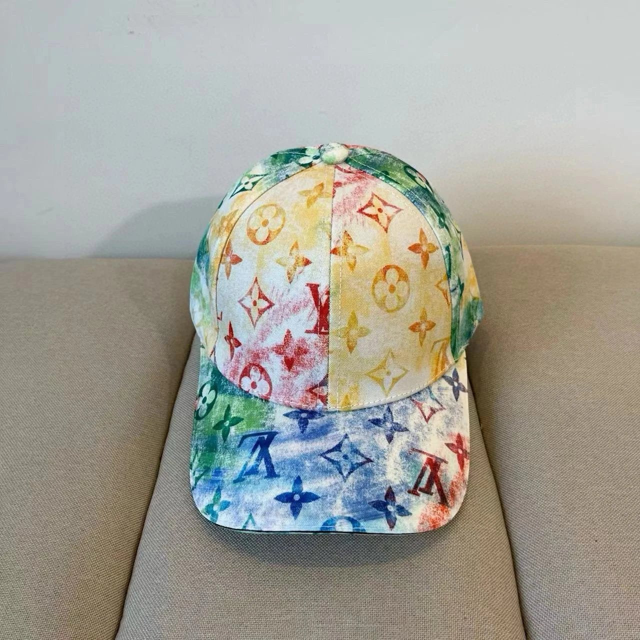 Louis Vuitton LV Hat Full Print Color Jacquard logo Baseball Cap Sun Protection Visor Cap Large Head Circumference Versatile Sports Hat Slimming Face Curved Brim Unisex Couple Style