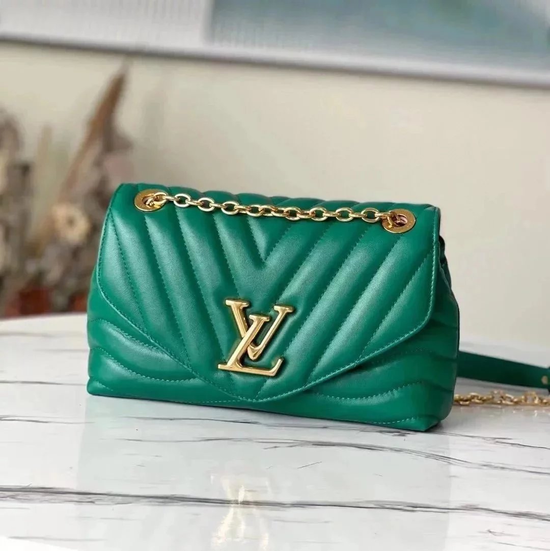 Louis Vuitton LV Women's Bag Top version 【】M586645?Full Leather Leather NEWWAVE Chain Bag Shoulder Bag Messenger Bag Women's Bag V Quilted Chain Bag Handbag Retro Women Bag Women m58549m58550m58552m58553