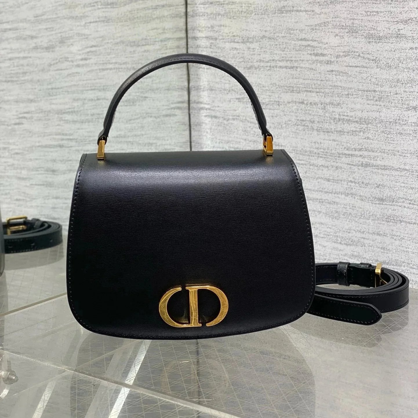 Dior Women's Bag Top version Exclusive Channel for Grade Surrogate Shopping of Chenghuang Leather Goods d Home30MontaigneAvenue Series Handbags Adopt Imported Glossy Cowhide with Handle and Adjustable Leather Shoulder Strap Wrist Bag Handbag Underarm Bag