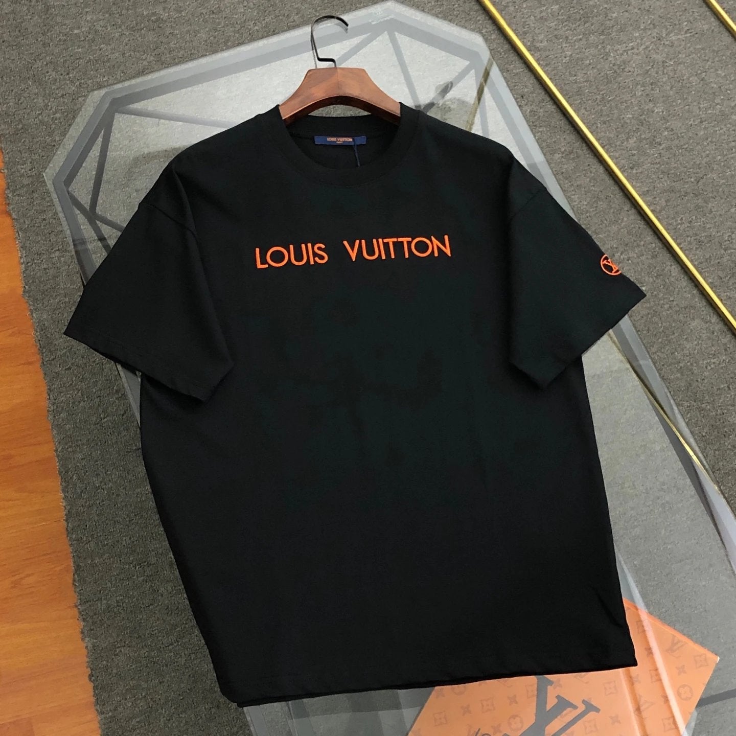 Louis Vuitton LV T-shirt Chest Brand Letter Embroidery logo round Neck Short Sleeve25ss New Pure Cotton Unisex Style T Casual T-Shirt Base Layer Shirt OS Loose Fit Half Sleeve Top Plus Size