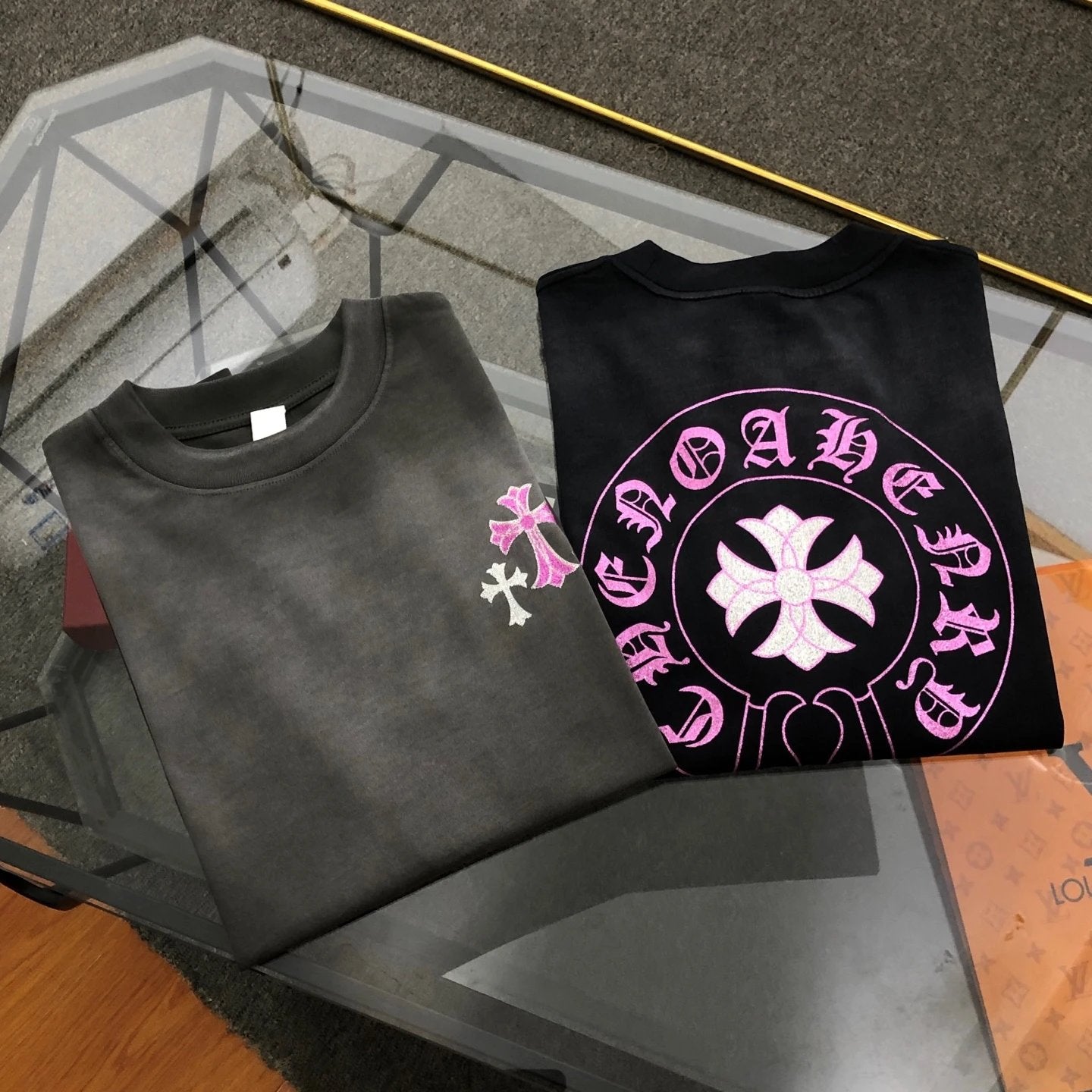 Chrome Hearts T-shirt Horseshoe Graffiti Print logo round Neck Short Sleeve25ss New Pure Cotton Unisex Style T Casual T-Shirt Base Layer Shirt OS Loose Fit Half Sleeve Top Plus Size