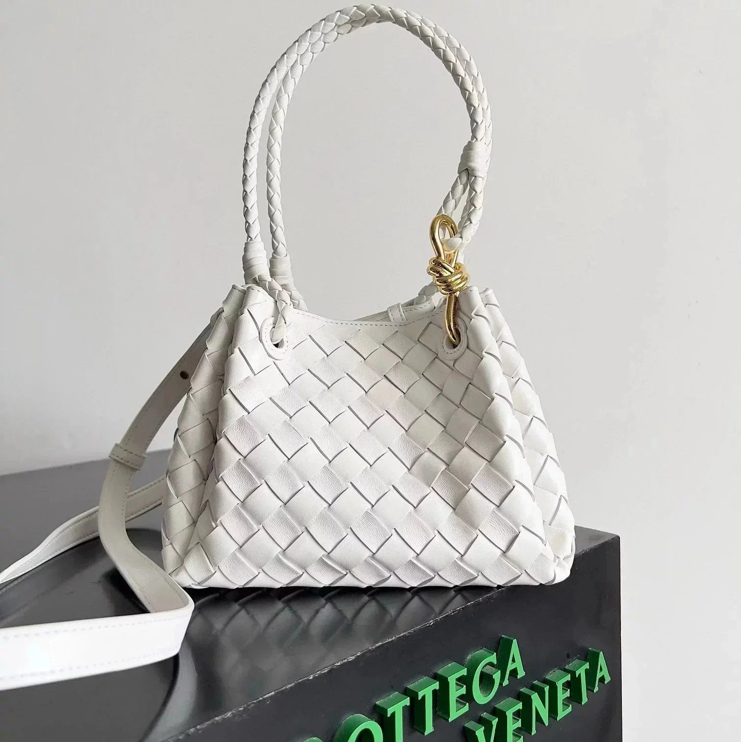 Bottega Veneta Women's Bag Top version 【Highest Version Original Leather】24New Shu Qi Same Style Parachute Package Woven Bag Shoulder Bag Messenger Bag Handbag parachute Handbag Parachute Package！Continuation of Women's Bag Classic Bag，Collection Hand Car