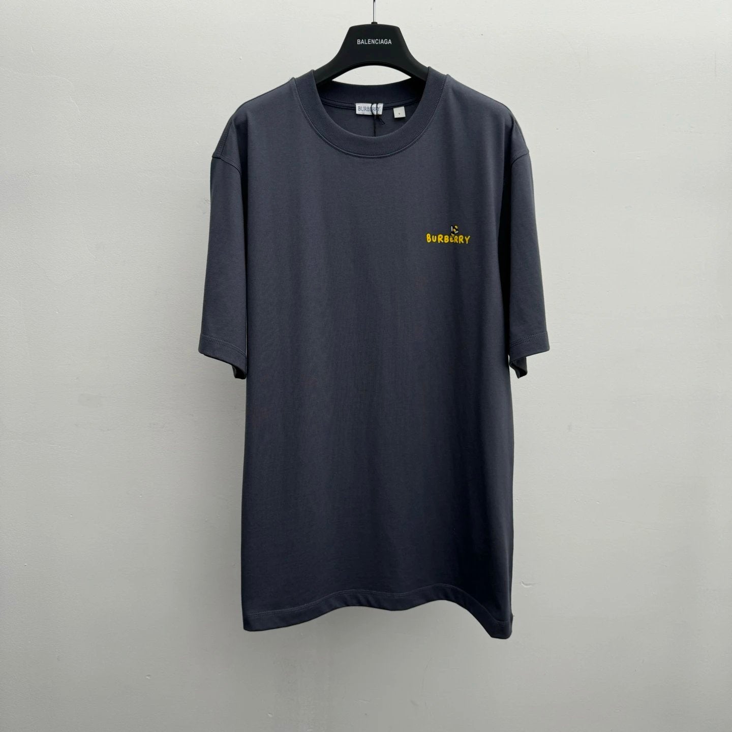 Burberry T-shirt Back with Honeycomb Flocking Print logo round Neck Short Sleeve25ss New pure cotton T Unisex T-Shirt OS Drop Shoulder Loose Fit Base Shirt Top T-Shirt Short Sleeve