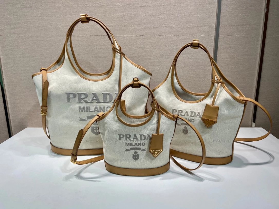 PRADA Bag Top version up to New Tote Bag Small Size Medium Large Letter Logo Embossed Removable Leather Key Ring Linen Blend Stitching Leather Tote Bag tote Bag Shopping Bag Shoulder Bag Handbag Hand Bag Messenger Bag Women's Bag1BG4721BG0741BG471