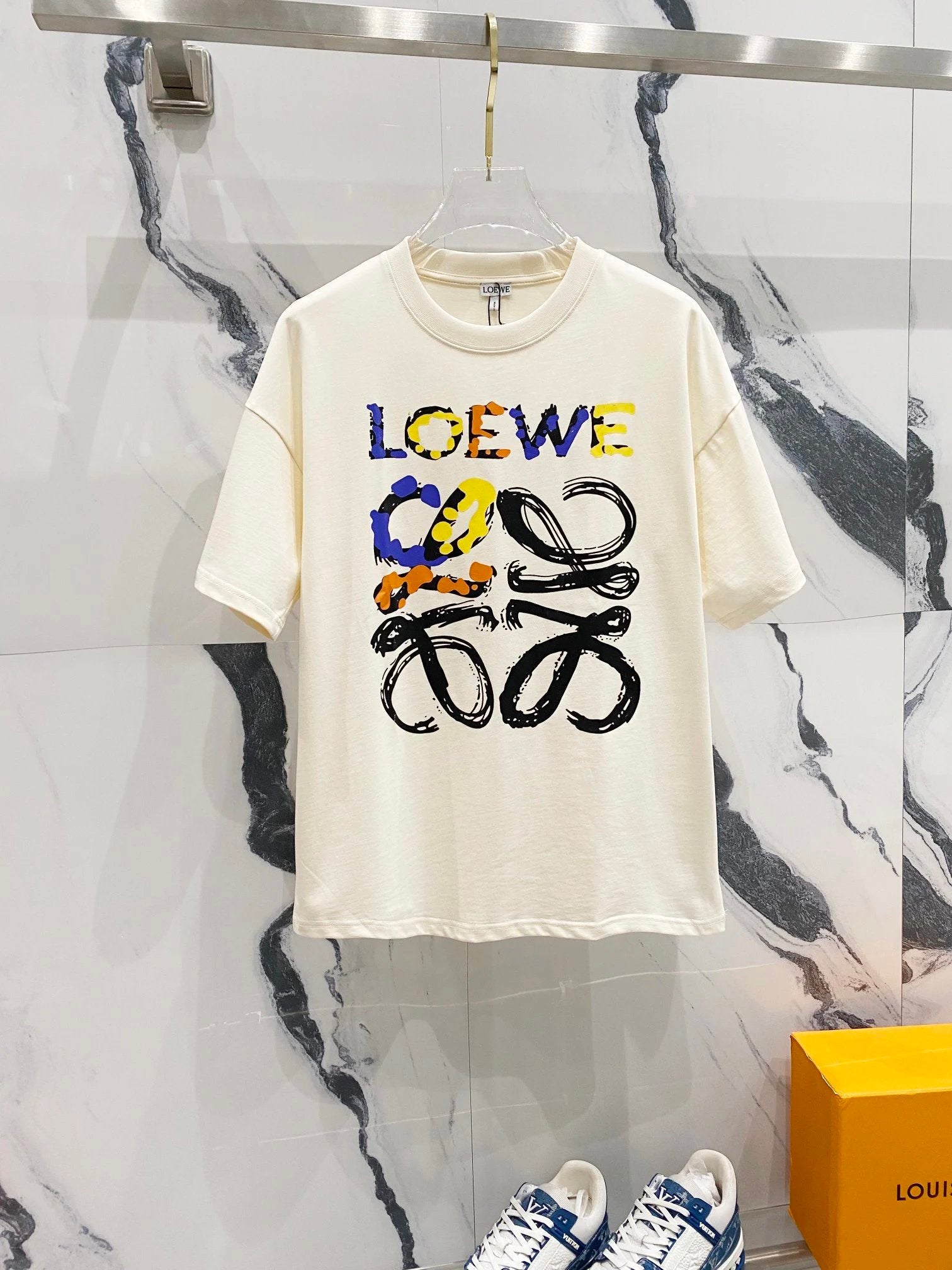 LOEWE T-shirt Graffiti Painted Letters LOGO Printed Crew Neck Short Sleeve Pure Cotton T Unisex T-Shirt OS Loose Fit Base Shirt Summer Casual Simple T-Shirt