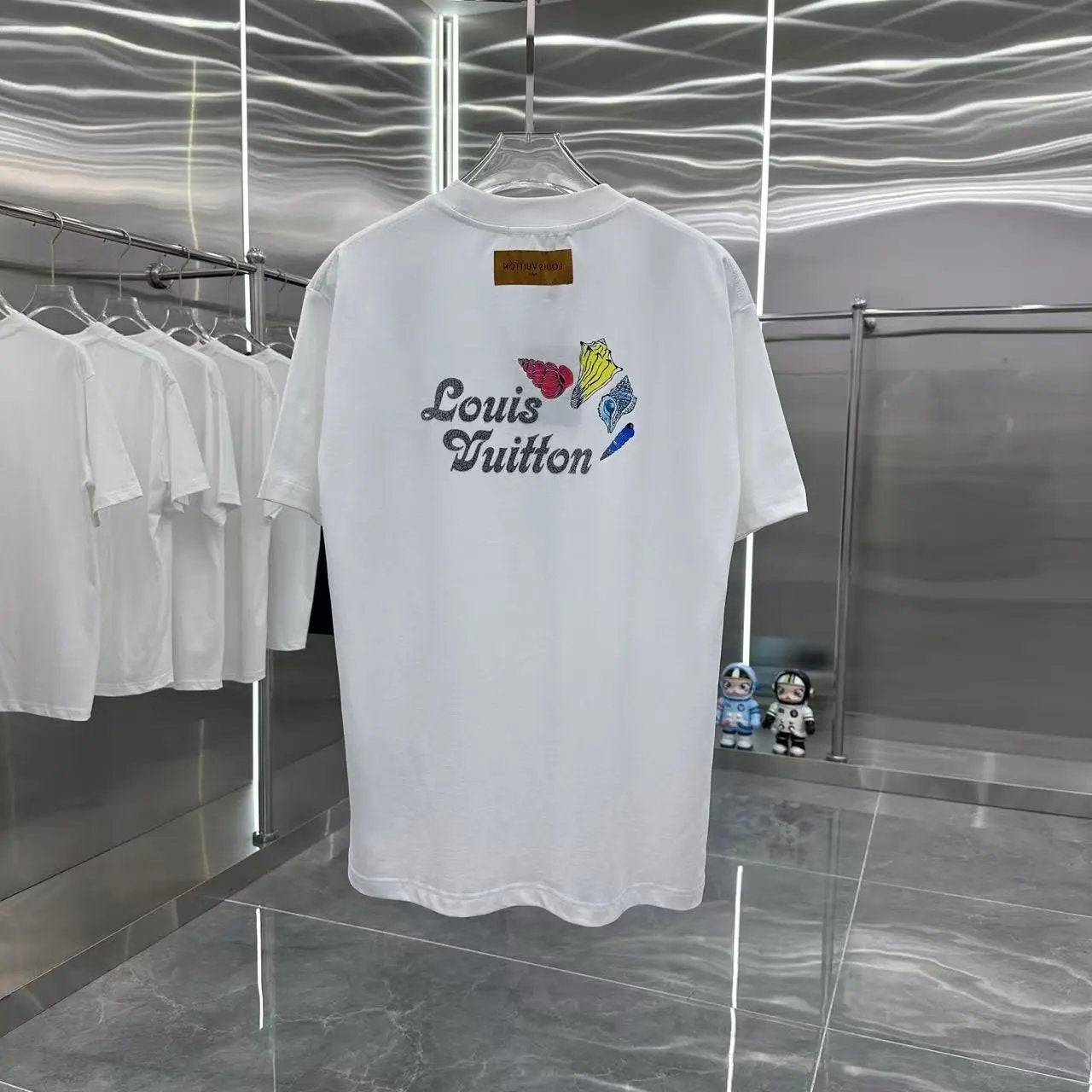 Louis Vuitton LV T-shirt Back Letter Shell Pattern Print logo round Neck Short Sleeve25ss New Pure Cotton Unisex Style T T-shirt OS Loose Fit Base Shirt Top Half Sleeve T-Shirt