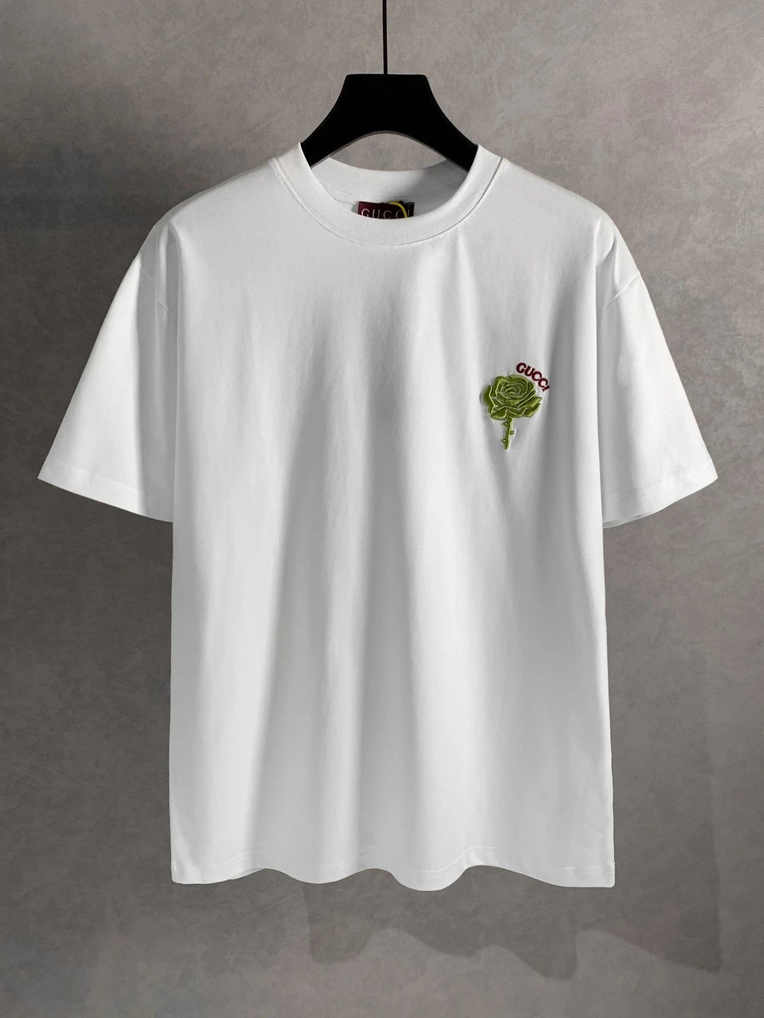 Gucci T-shirt Green Rose Embroidery on the Chest logo round Neck Short Sleeve25ss New pure cotton T Unisex T-Shirt OS Loose Fit Base Shirt Top Half Sleeve T-Shirt