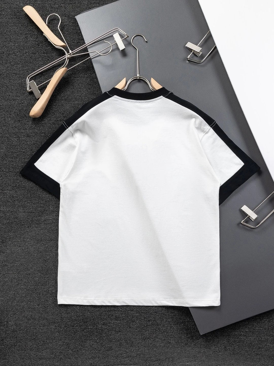 LOEWE T-shirt Black and White Patchwork Embroidery on the Chest logo round Neck Short Sleeve25ss New Pure Cotton Unisex Style T Casual T-Shirt Base Layer Shirt OS Loose Fit Half Sleeve Top Plus Size