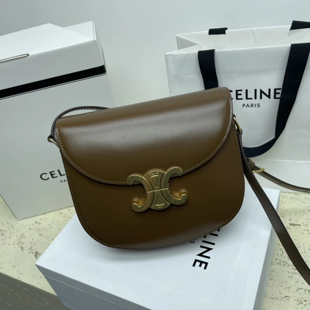 Celine women's bag Top version 【Original Leather High Version】2022New Online Popular Bags Recommend Early Autumn New Triomphe Arc De Triomphe Saddle Bag Horseshoe Bag round Crossbody Bag Cattle Leather Bag110413