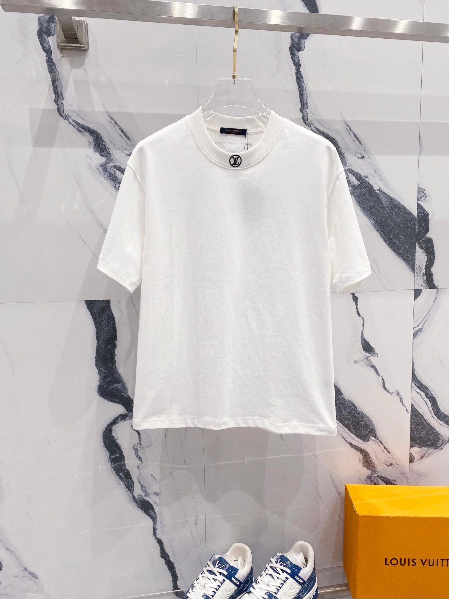 Louis Vuitton LV T-shirt Minimalist Round Neck Small Round Letter LOGO Embroidered Logo Crew Neck Short Sleeve Pure Cotton Unisex T T-shirt OS Loose Fit Casual T-Shirt