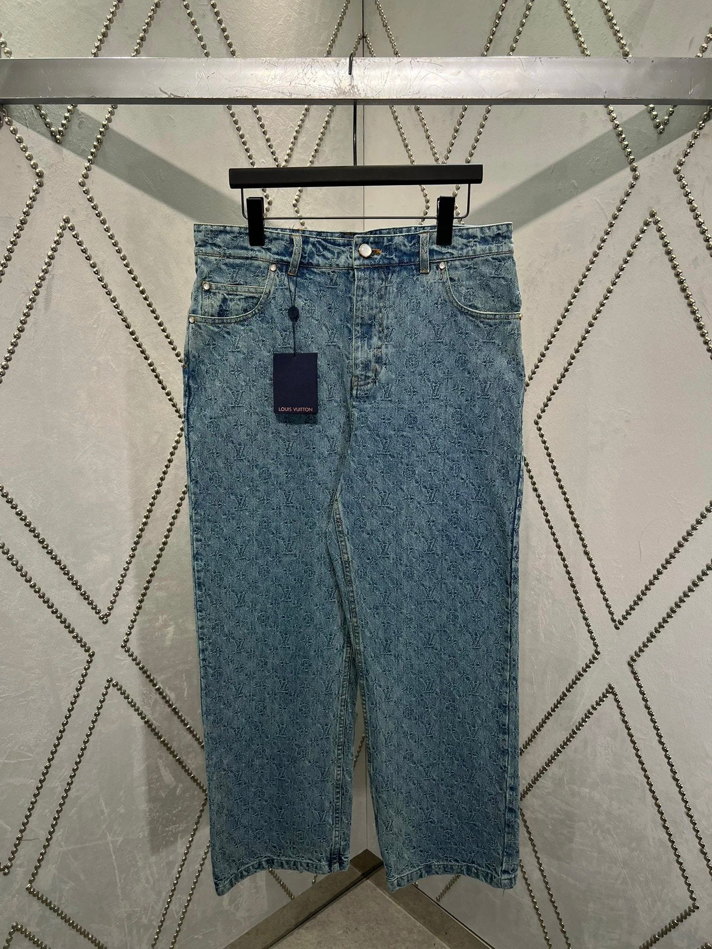 Louis Vuitton LV Jeans Monogram Jacquard Weave Embellished with Pearl Buttons, Pocket Rivets, and Back Waist Leather Label logo Straight Washed Blue Jeans Autumn Winter New Unisex Loose Casual Wide Leg High Waist Pants