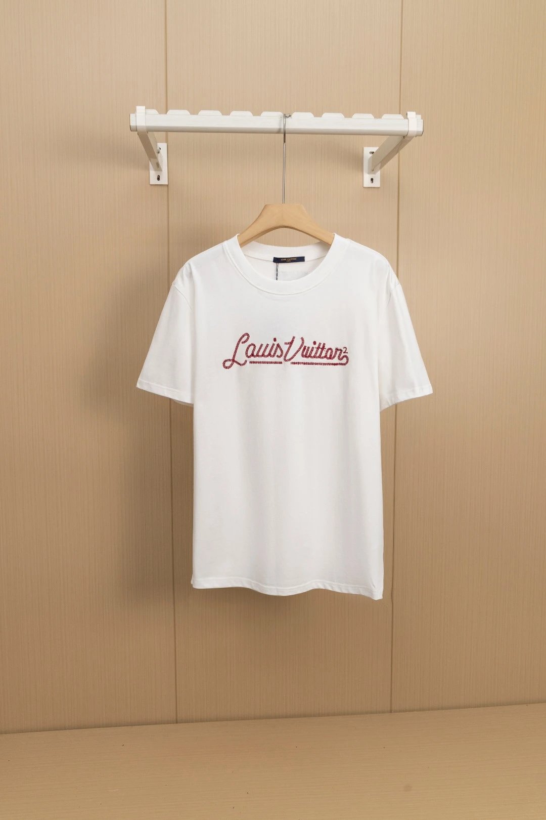 Louis Vuitton LV T-shirt Chest Letter Embroidery logo round Neck Short Sleeve25ss New pure cotton T Unisex T-Shirt OS Drop Shoulder Loose Fit Base Shirt Top T-Shirt Short Sleeve