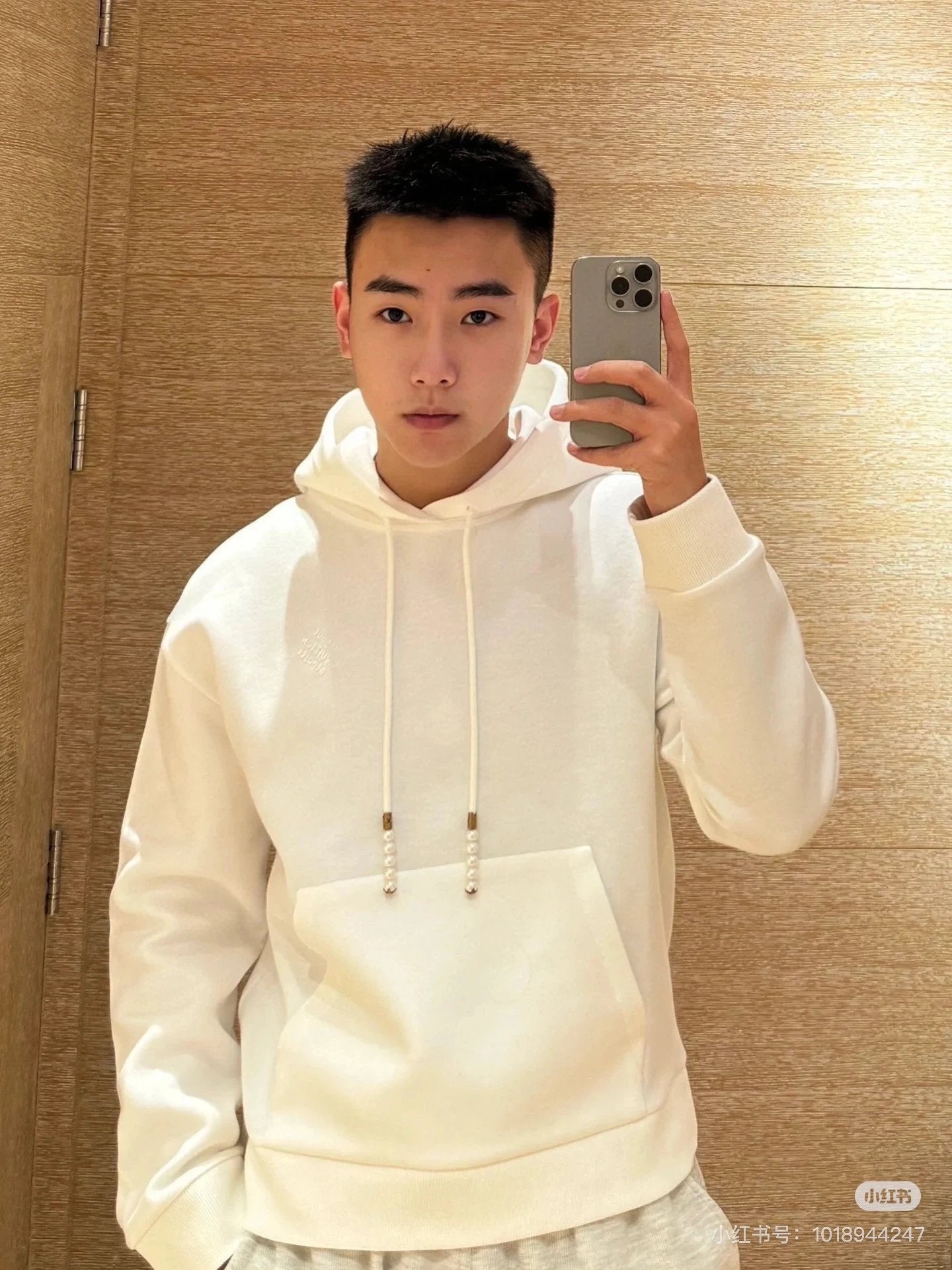 Louis Vuitton LV Hoodie Pearl Embroidered Hooded Sweatshirt Jacket Hoodie Unisex Sports Casual OS Loose fit versatile style