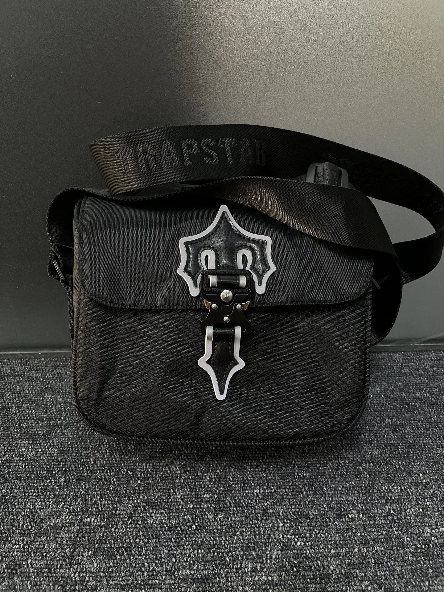 Trapstar Bag European and American Street Trends Shoulder Bag Couple's Same Sports Messenger Bag British All-Matching Messenger Bag