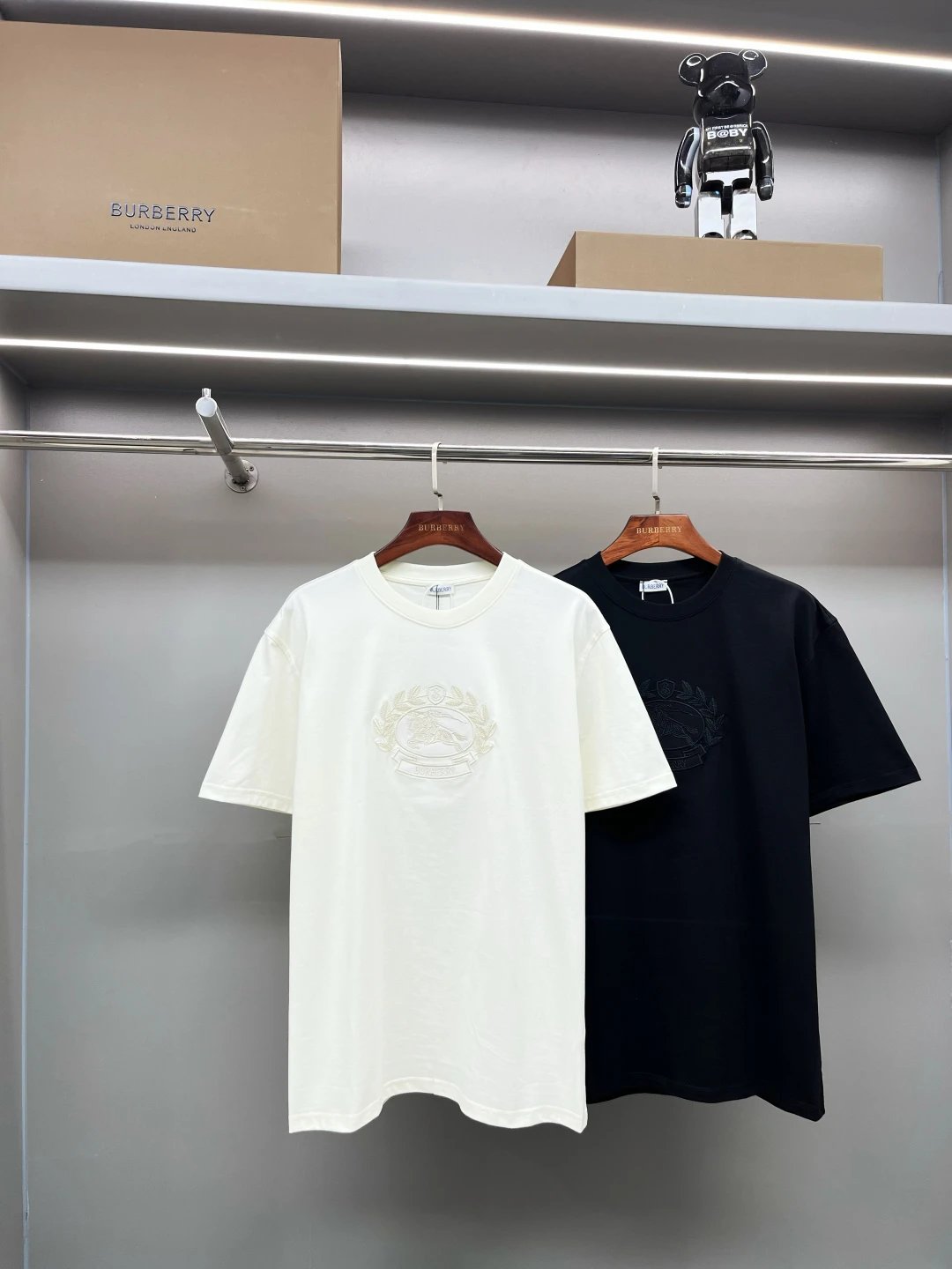 Burberry T-shirt Oak Tree Patch Embroidery logo round Neck Short Sleeve25ss New pure cotton T Unisex T-Shirt OS Loose Fit Base Shirt Top Half Sleeve T-Shirt