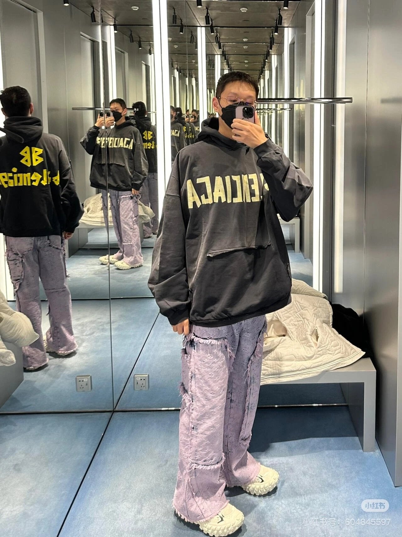 Balenciaga Hoodie Classic Pair B Tape Hooded Sweatshirt Vintage Distressed Casual Loose Fit Versatile Pullover Hoodie os Unisex Sports Tracksuit Inner Layer Top24ss Autumn and Winter New Products