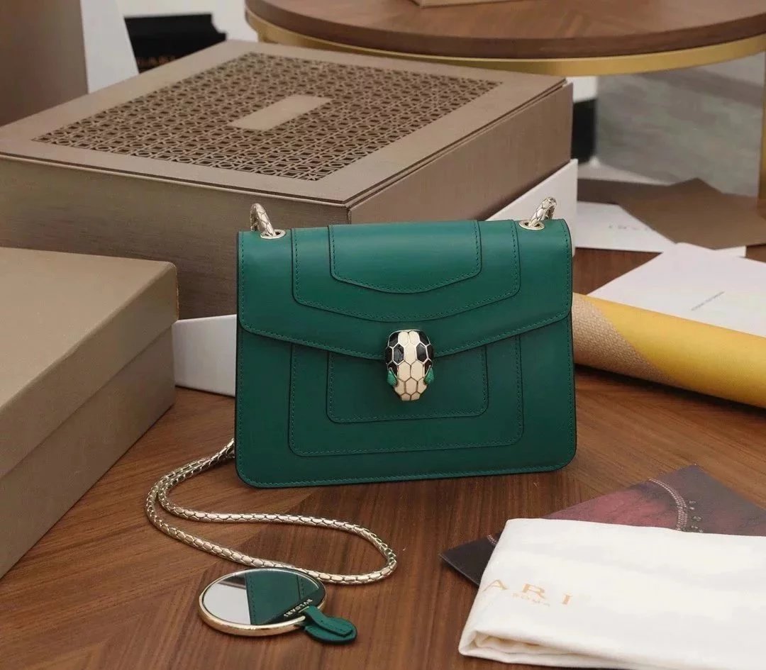 BVLGARI Bag Top version SerpentiForever Classic Emerald Cowhide Bag Decorated with a Snake's Head File Holder Chain Bag Portable Shoulder Messenger Bag Women's Bag
