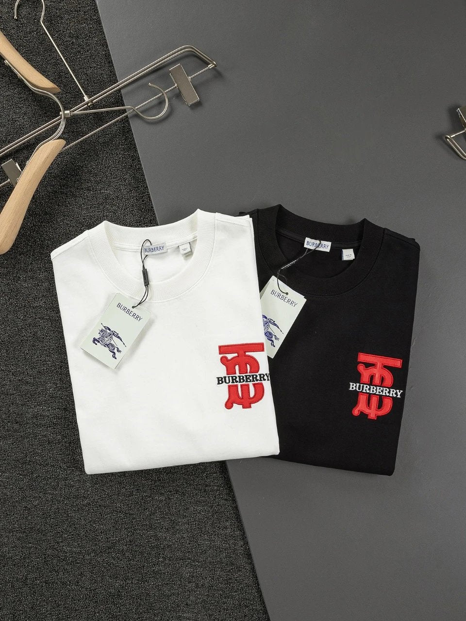 Burberry T-shirt Chest BT Letter Patch Embroidery logo round Neck Short Sleeve25ss New Pure Cotton Unisex Style T T-shirt OS Loose Fit Base Shirt Half Sleeve T-Shirt Top Half Sleeve