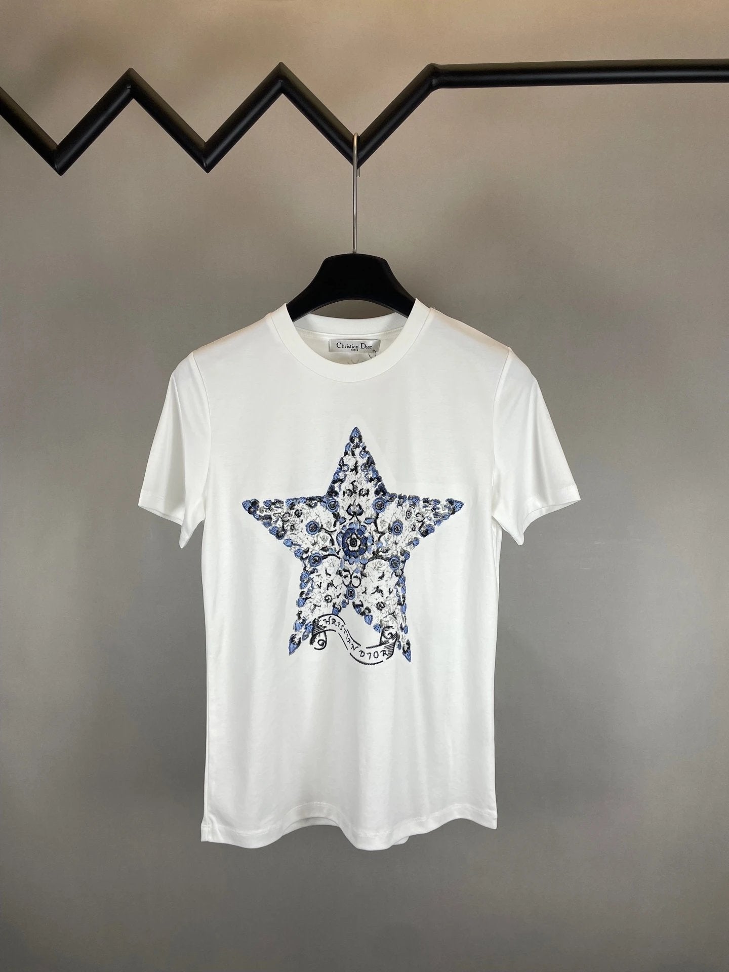 Dior T-shirt Star Pattern Embroidery on the Chest logo round Neck Short Sleeve25ss New pure cotton T Women's T-shirt OS Loose Fit Base Shirt Top Half Sleeve T-Shirt