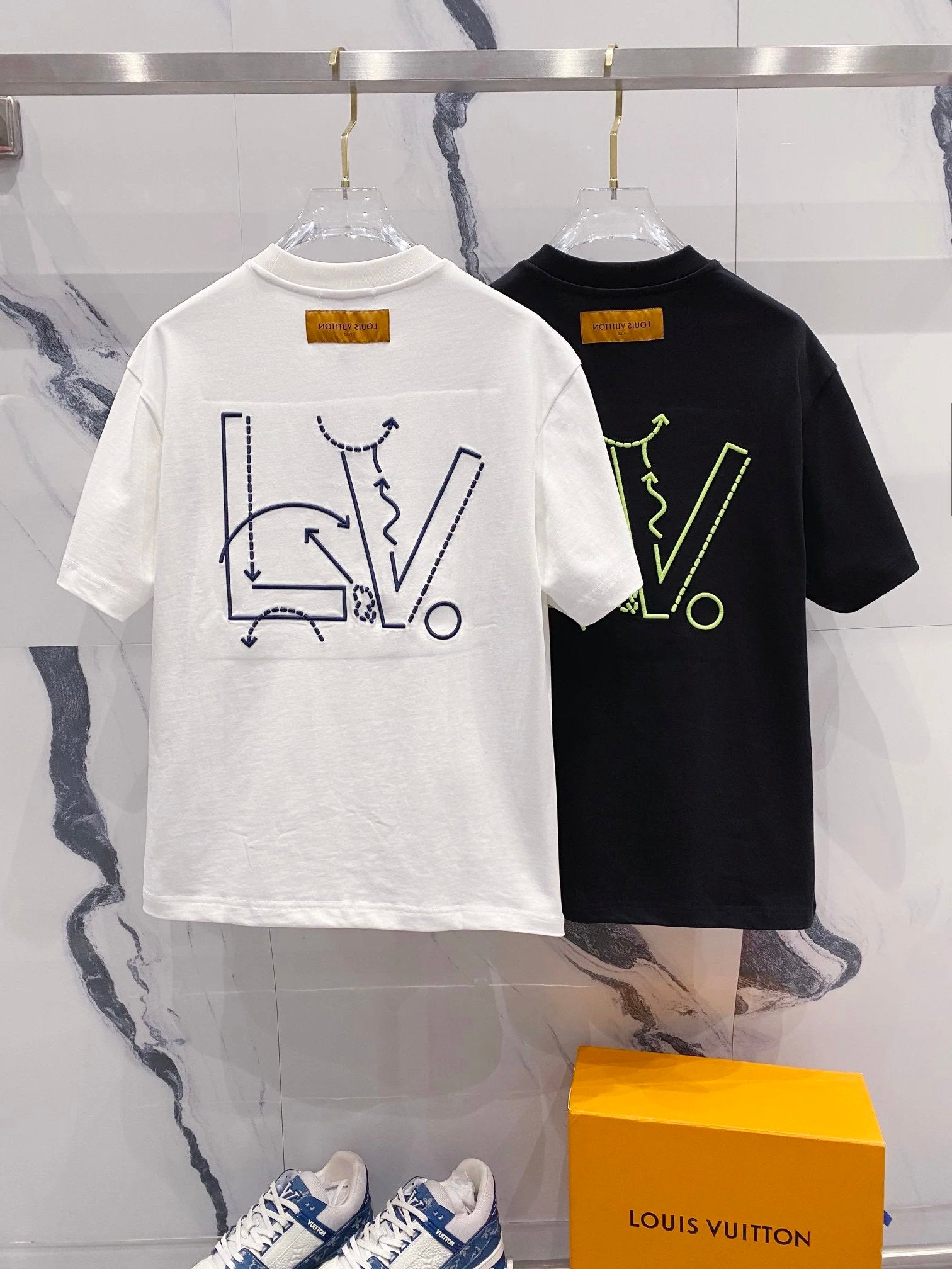 Louis Vuitton LV T-shirt Front and Back Creative Line Letter Embroidery LOGO Logo Crew Neck Short Sleeve Pure Cotton Unisex T T-shirt OS Loose Fit Casual T-Shirt