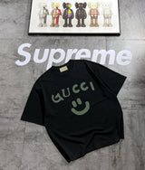 Gucci T-shirt Smiley Face Print on the Chest logo round Neck Short Sleeve25ss New pure cotton T Unisex T-Shirt OS Drop Shoulder Loose Fit Base Shirt Top T-Shirt Short Sleeve