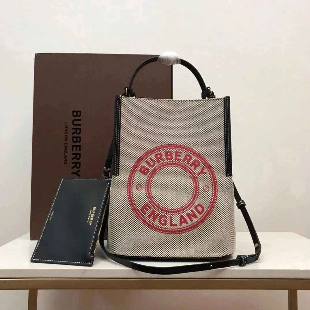 Burberry Women's Bag Top version New Silk Screen logo Bucket Bag Women's Bag Equestrian Style Cotton Canvas Bucket Bag Hand Bag Crossbody Bag Comes with Artistic Fresh Atmosphere Upper Body Matching Is Also beyond Imagination to Show Temperament