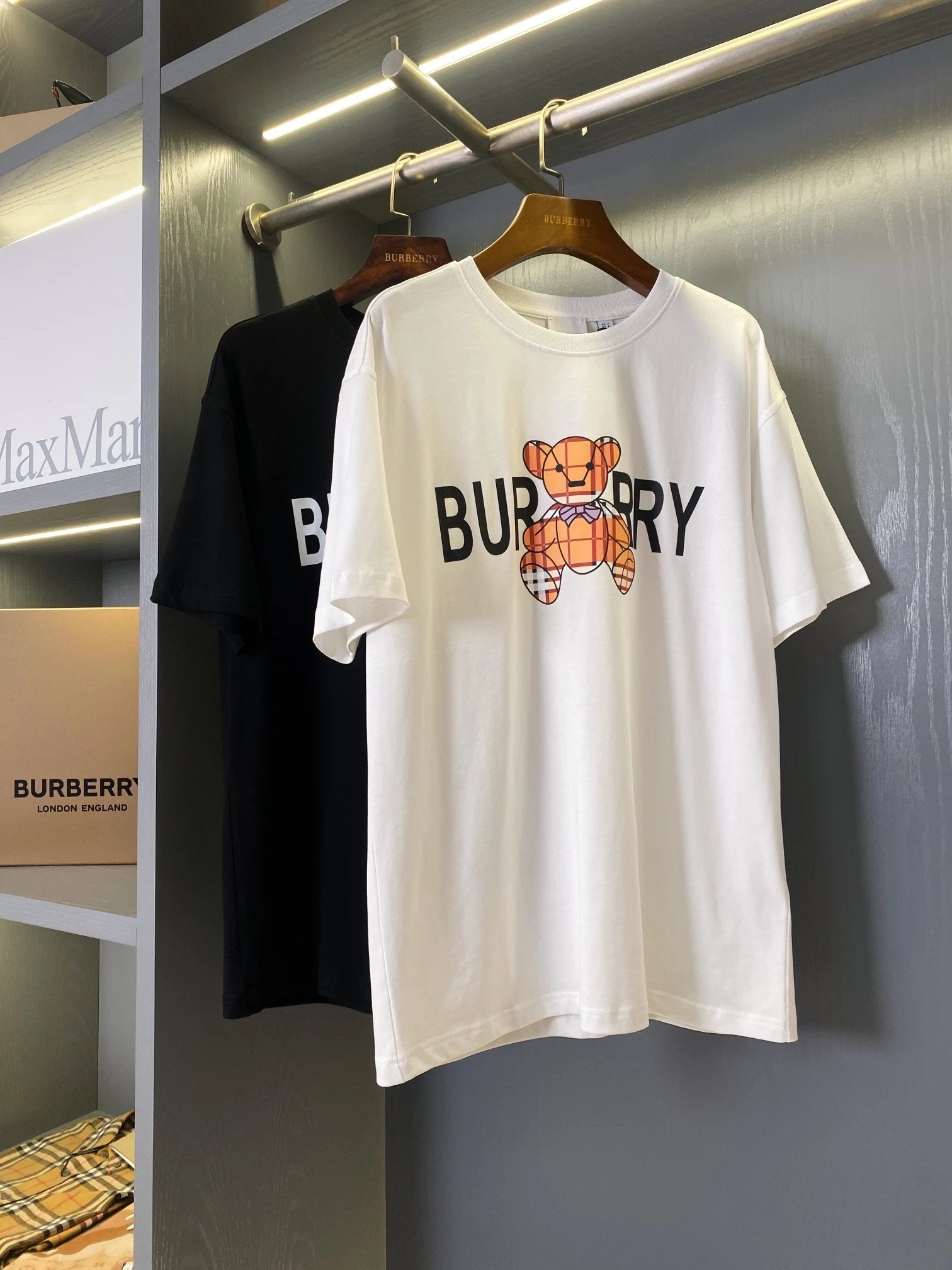 Burberry T-shirt Chest Old Flower Bear Logo Print logo round Neck Short Sleeve25ss New pure cotton T Unisex T-Shirt OS Drop Shoulder Loose Fit Base Shirt Top T-Shirt Short Sleeve