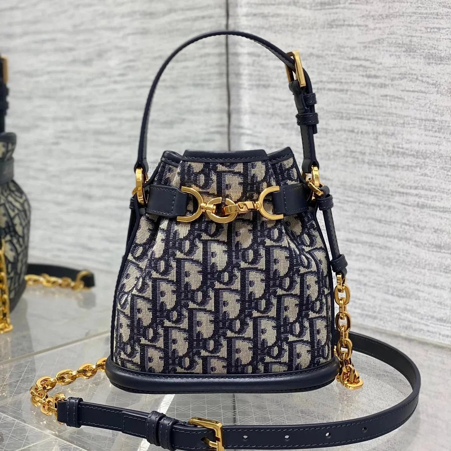 Dior Women's Bag Top version 【Original Factory】Latest Bucket Bag Brick Cabinet Latest C&#39;est Series Handbag New Cest Water Bucket Bag Handbag Shoulder Underarm Bag Classic Retro Patterns Small Bucket Bag Bucket Bag Tote Bag Handmade Straw Bag Woven Bag