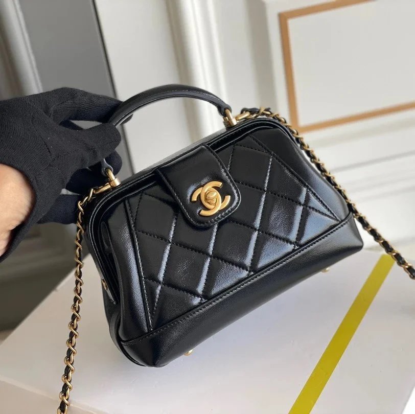 Chanel Women's Bag 【Original Leather Version】24A New Doctor Bag Original Leather New24A High-End Handmade Workshop Series Doctor Bag Women's Bag Shoulder Bag Messenger Bag Handbags Original Oil Wax Leather with Metal Chain.Classic Rhombus Design.Retro Fas