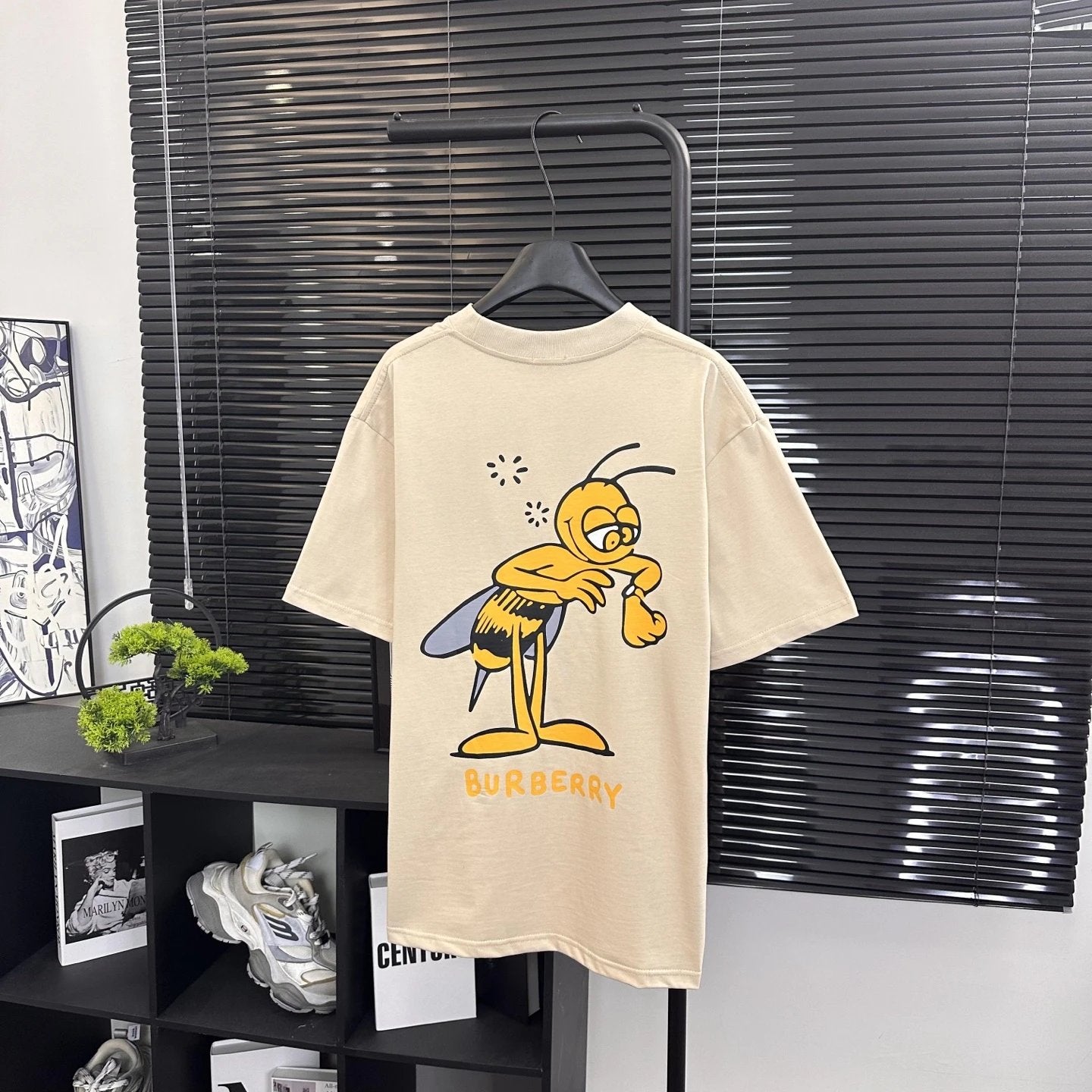 Burberry T-shirt New Bee Foam Print logo round Neck Short Sleeve25ss New pure cotton T Unisex T-Shirt OS Loose Fit Base Shirt Top Half Sleeve T-Shirt