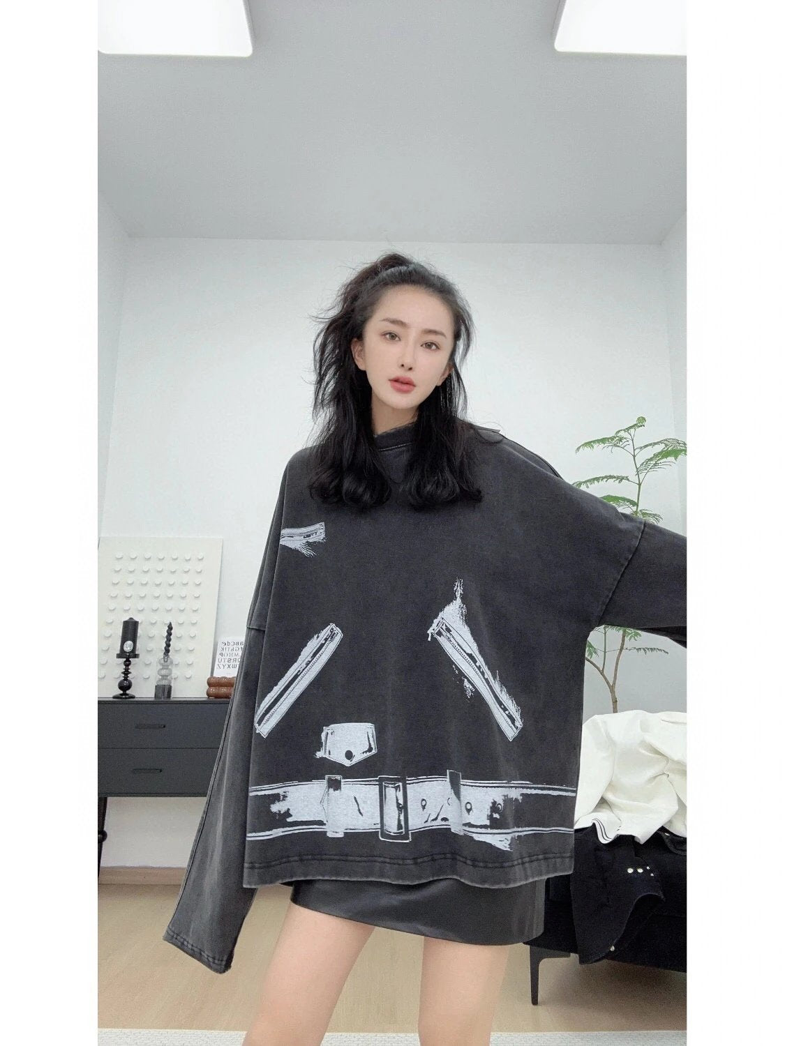 We11done Hoodie Top Version20Spring and Summer New Dark Gray Printed Long-Sleeved Top T T-shirt for Men and Women