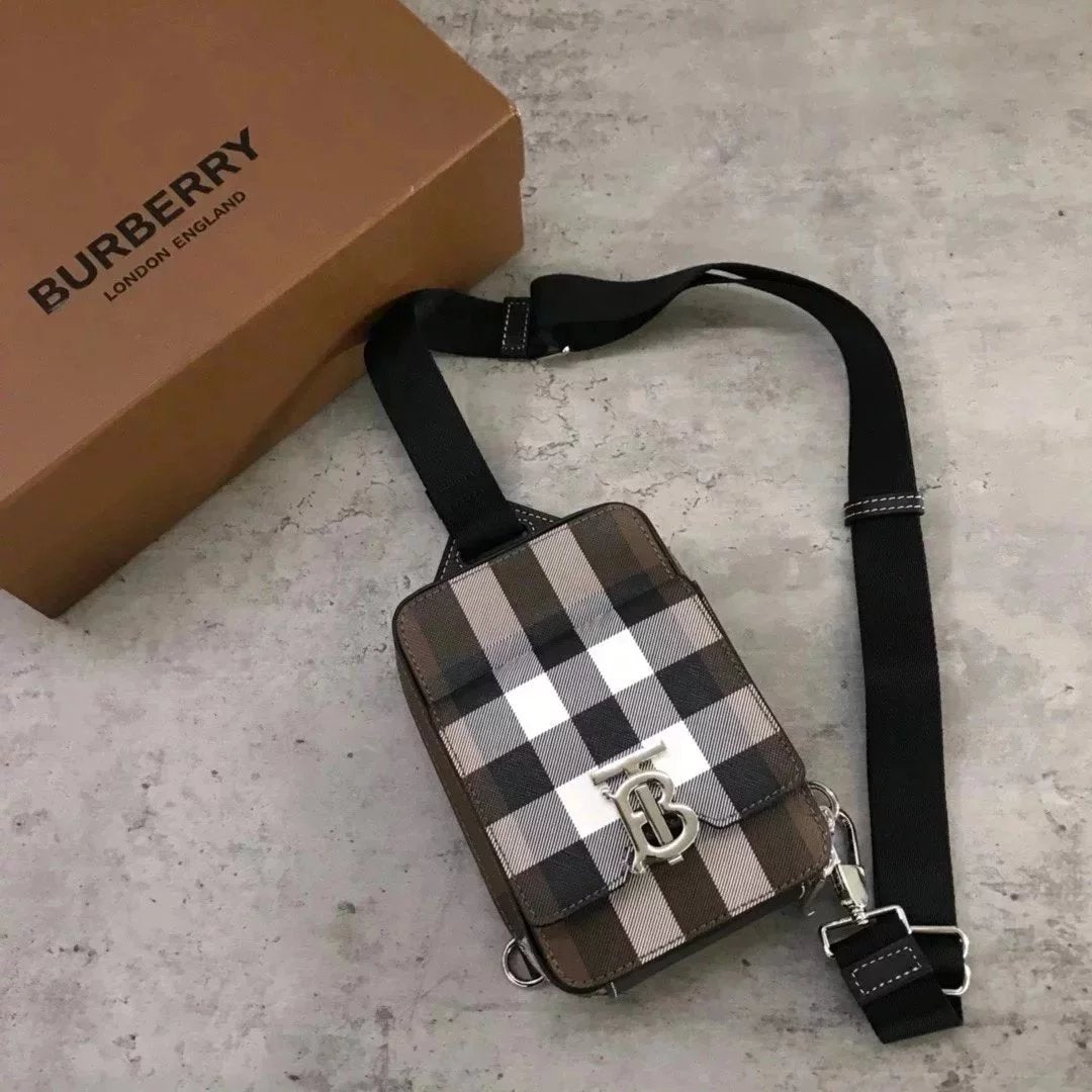 Burberry Women's Bag Top version 【Original Order】2022New Men's Crossbody Bag Chest Bag Shoulder Bag Made of Plaid and Leather Material, Exclusive for Decorative Brands TB Logo Lock Men's Bag Cattle Leather Bag