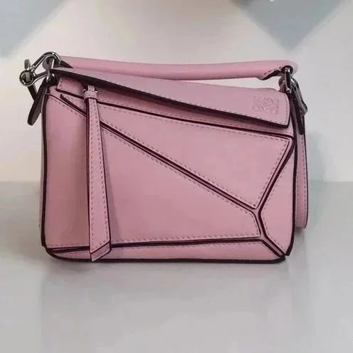 LOEWE Women's Bag Top version 【Level Surrogate Shopping】puzzle Geometric Bag Women's Bag mini18cm Mini Geometric Bag Crossbody Bag Small Size24cm Medium29cm Splicing Box Bag loewe Classic Geometric Crossbody Bag