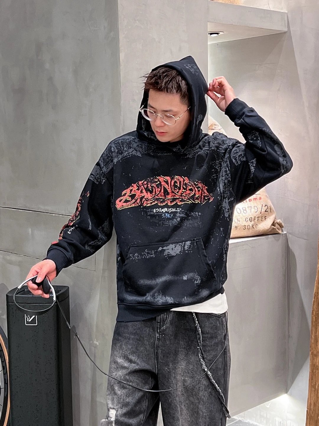 Balenciaga Hoodie Flame Hand-Painted Distressed Washed Vintage OS Loose Fit Drop Shoulder Hoodie Sweatshirt Jacket Unisex Sports Casual Loose Versatile