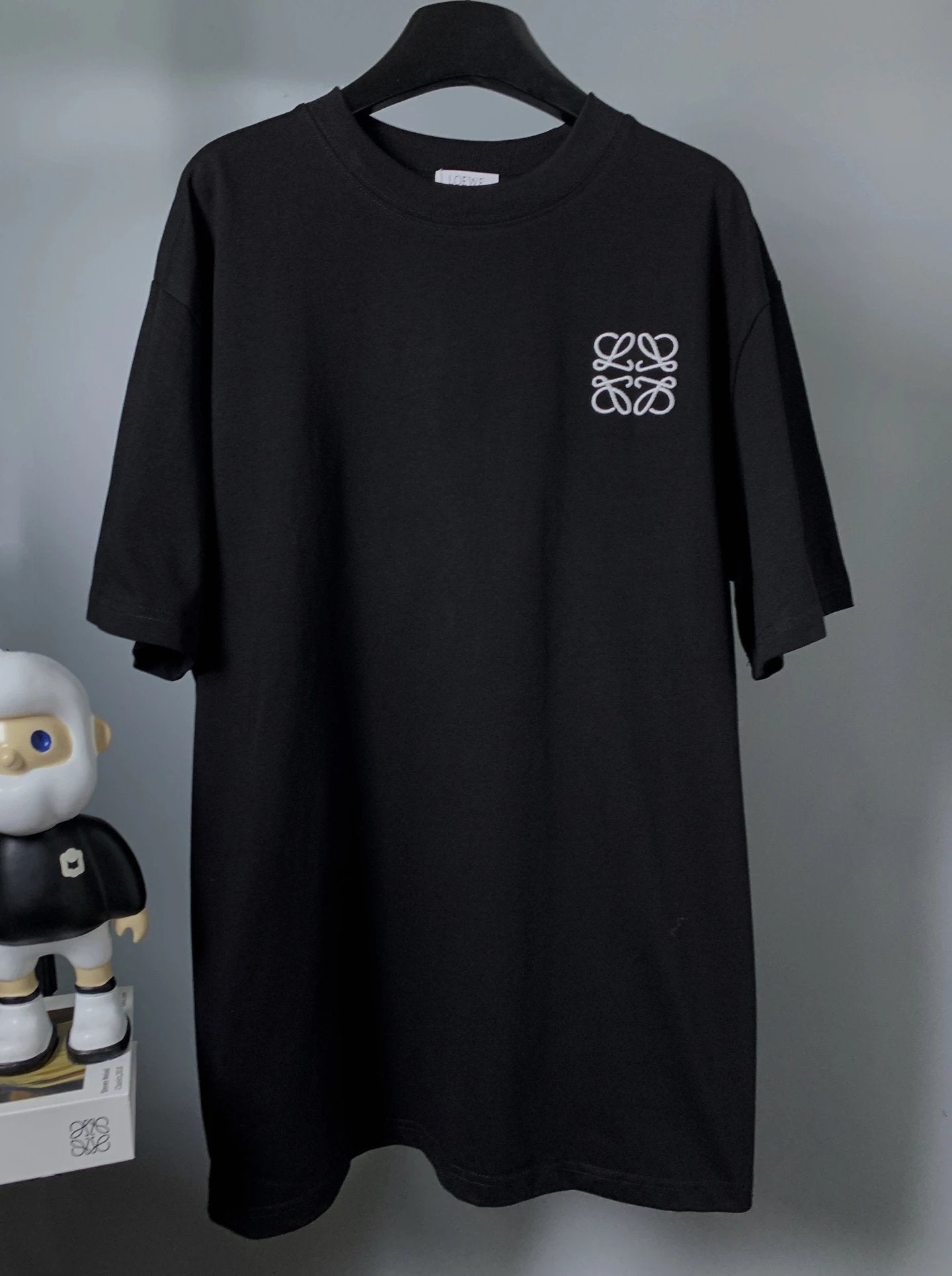 LOEWE T-shirt Chest Small Brand Pattern Embroidery logo round Neck Short Sleeve25ss New pure cotton T Unisex T-Shirt OS Drop Shoulder Loose Fit Base Shirt Top T-Shirt Short Sleeve