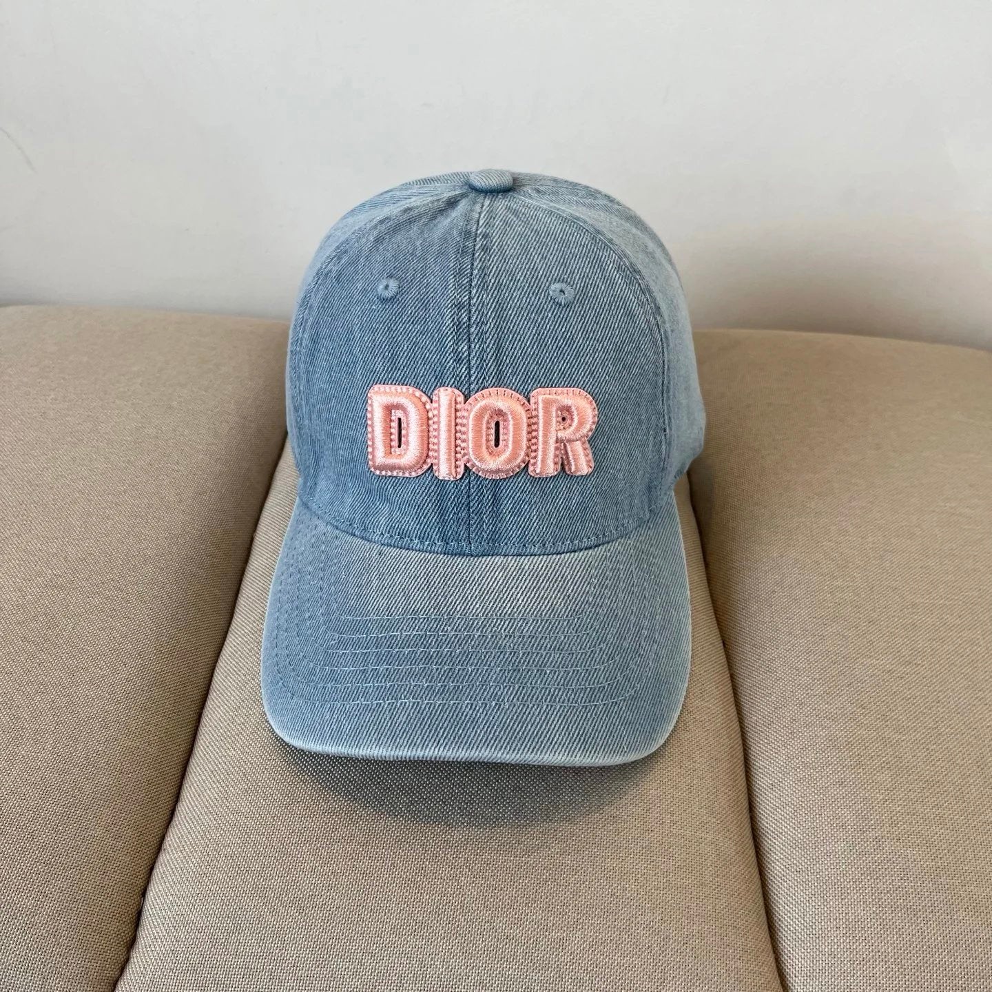 Dior Hat Letters logo Baseball Cap Sunshade Sun Protection Duckbill Cap Large Head Circumference Slimming Face Curved Brim Versatile Sports Hat for Men and Women Couples Same Style