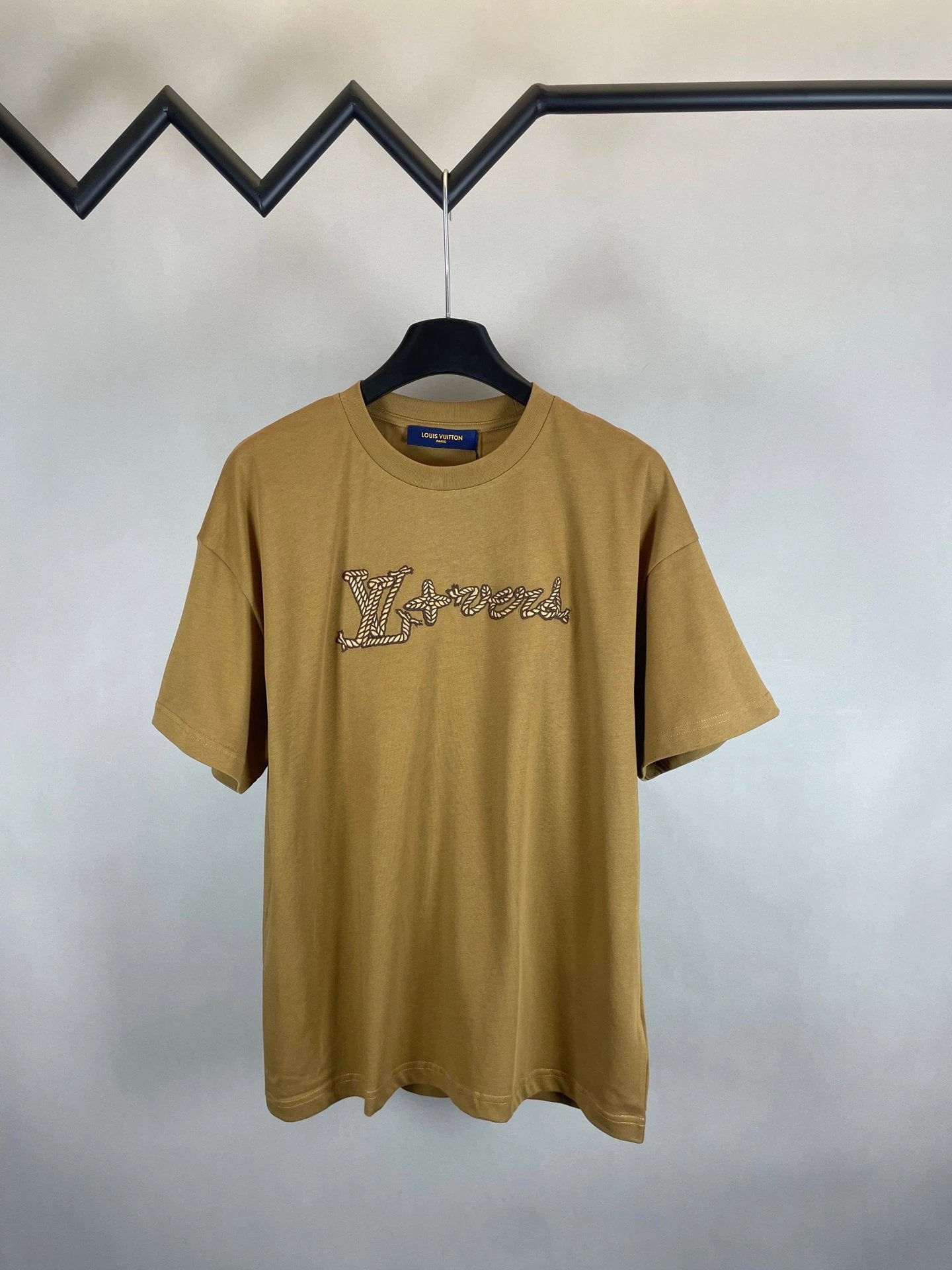 Louis Vuitton LV T-shirt Chest Patch Lock Style Embroidery logo round Neck Short Sleeve25ss New Pure Cotton Unisex Style T Casual T-Shirt Base Layer Shirt OS Loose Fit Half Sleeve Top Plus Size