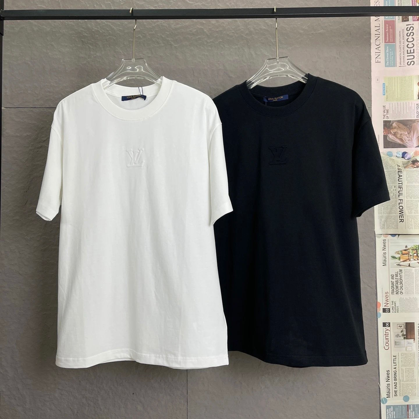 Louis Vuitton LV T-shirt Chest Emblem3D 3D Embossed Letters logo round Neck Short Sleeve25ss New pure cotton T Unisex T-Shirt OS Drop Shoulder Loose Fit Base Shirt Top T-Shirt Short Sleeve