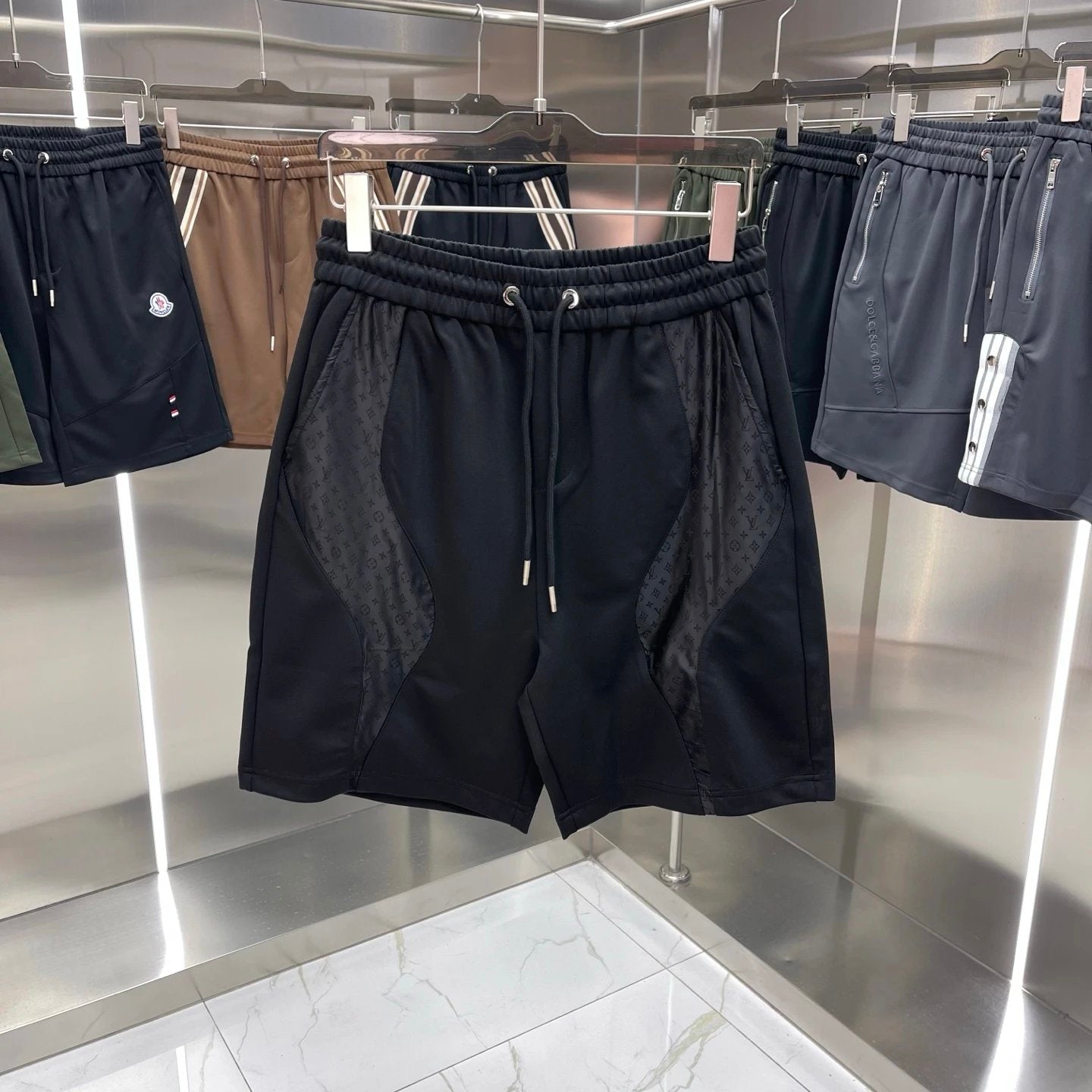 Louis Vuitton LV Shorts Front Body Letter Print logo Five-point Shorts25ss New Drawstring Casual Summer Pants American Style5Two-in-One Casual Sweatpants for Men and Women, Pure Cotton Joggers