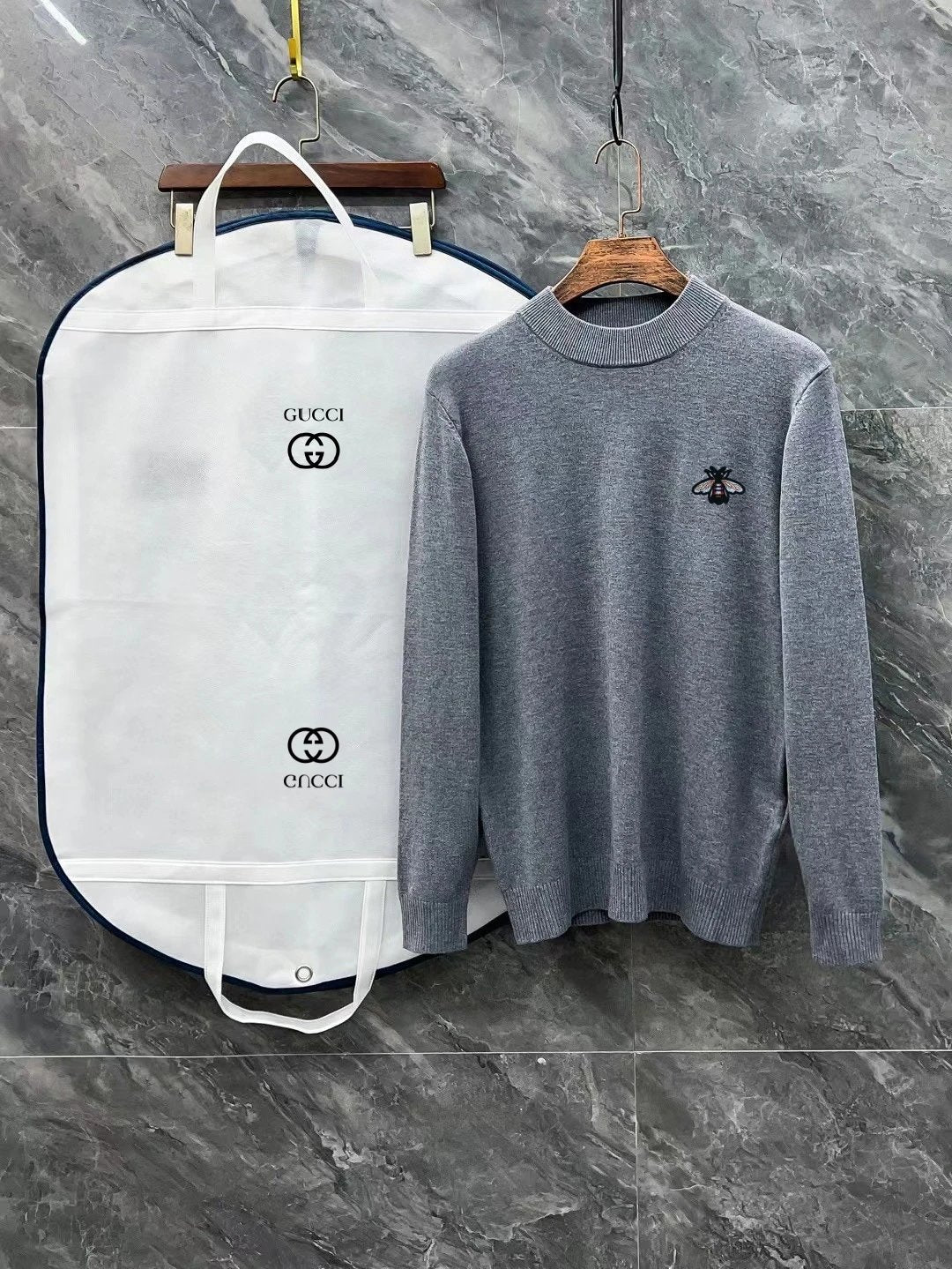 Gucci Sweater Little Bee Logo LOGO Three-Dimensional Mock Neck Sweater Long Sleeve Idle Style OS Loose Fit Unisex Knit Top Jacket Versatile Casual Wearable Inside and Outside