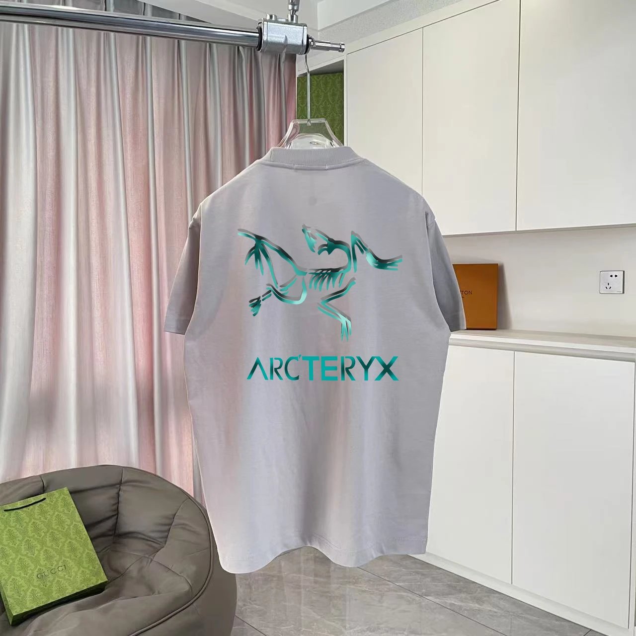 Arc'teryx T-shirt Back Gradient Bird Pattern Large Print logo round Neck Short Sleeve25ss New pure cotton T Unisex T-Shirt OS Loose Fit Base Shirt Top Half Sleeve T-Shirt
