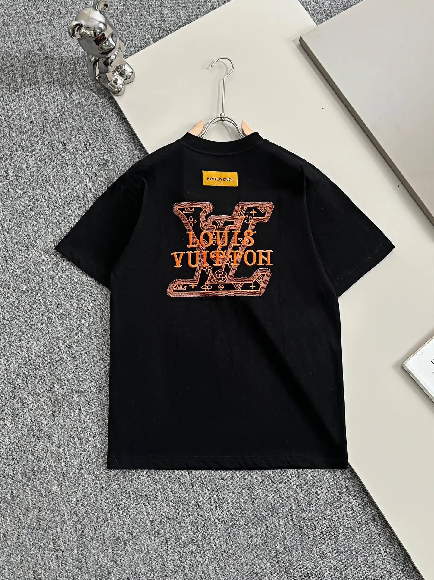Louis Vuitton LV T-shirt Backside Letter Embroidery logo round Neck Short Sleeve25ss New Pure Cotton Unisex Style T T-shirt OS Loose Fit Base Shirt Top Half Sleeve T-Shirt