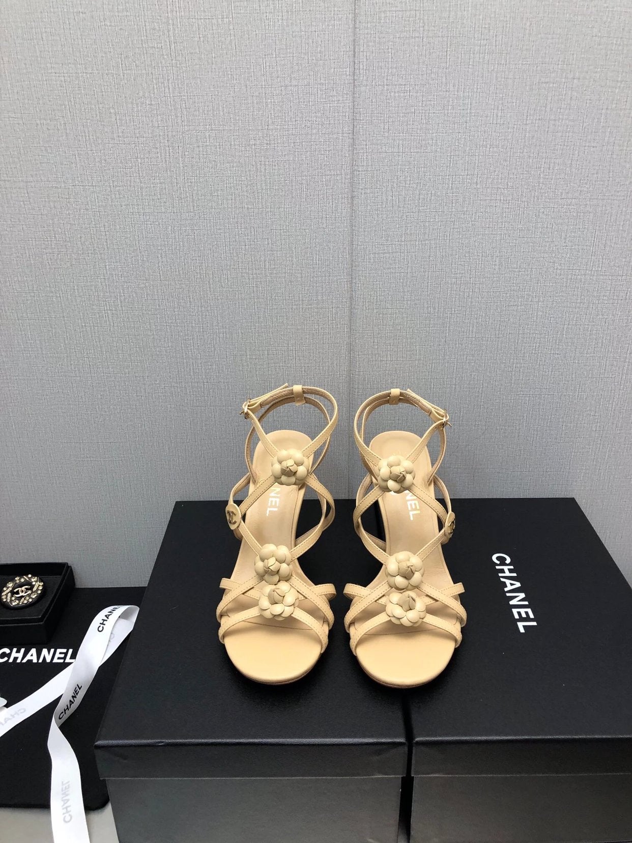 Chanel Shoes Popular Super Beautiful Flowers This Season/Sandals Series Hundred Feet Match Super Slimming Really，Matching Style Classic Chain Accessories，A Very Beautiful Sandals，Spring and Summer Essential Order