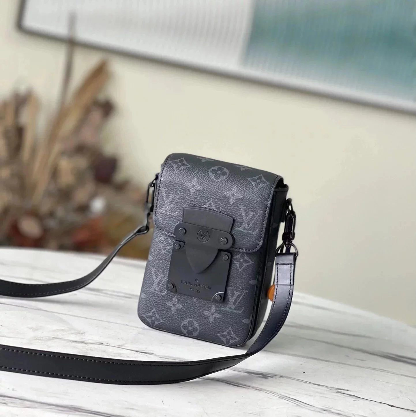 Louis Vuitton LV Men's Bag Top version 2022Latest slockverticawearabl Wallet Men's Mobile Phone Bag Shoulder Messenger Bag Men's Bag Small Square Bag Small Shoulder Bag