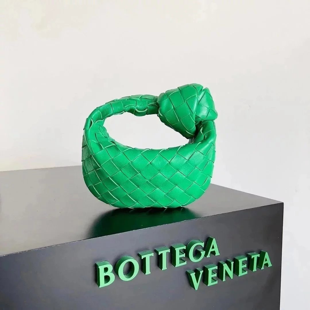 Bottega Veneta Women's Bag Top version 【Super Edition Counter Synchronization】23Early Spring New MINIJODIE Knotted Bag hobo Bag Genuine Leather Hand-Woven Bag Clutch Shoulder Bag Crossbody Bag Dinner Bag Jodie Tote Underarm Bag hobo Women's Bag Jodie Dump