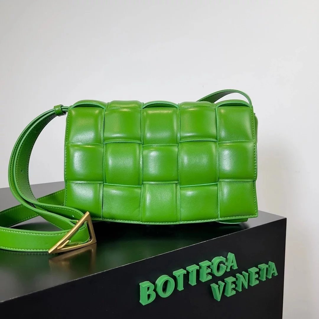 Bottega Veneta Women's Bag Top version 【Original Goods】Classic Woven Square Bag Cassette Pillow Bag Woven Square Bag Bubble Bag Cube Woven Bag Men's and Women's Handbags Same Style Crossbody Bag Shoulder Bag paddedminicassette6GRID Mini Small Pillow Bag