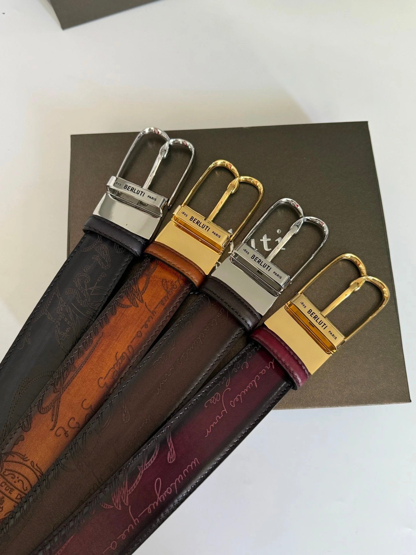 Berluti Belt Top version Original Single Men's New High-End Double-Sided Belt Waist Belt Pure Steel Rotating Pin Buckle Buckle Double-Sided Two-Color Totem Carving Carved Genuine Leather35mm Full Package Belt Men
