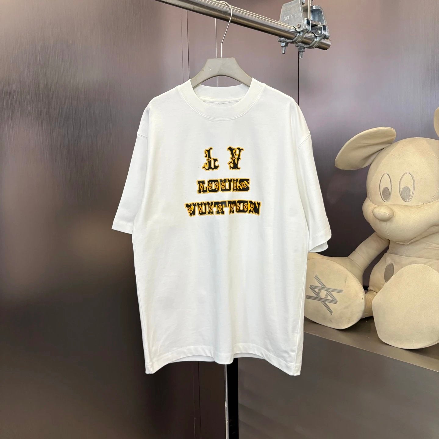 Louis Vuitton LV T-shirt Unique Letter Print on Chest logo round Neck Short Sleeve25ss New pure cotton T Unisex T-Shirt OS Drop Shoulder Loose Fit Base Shirt Top T-Shirt Short Sleeve